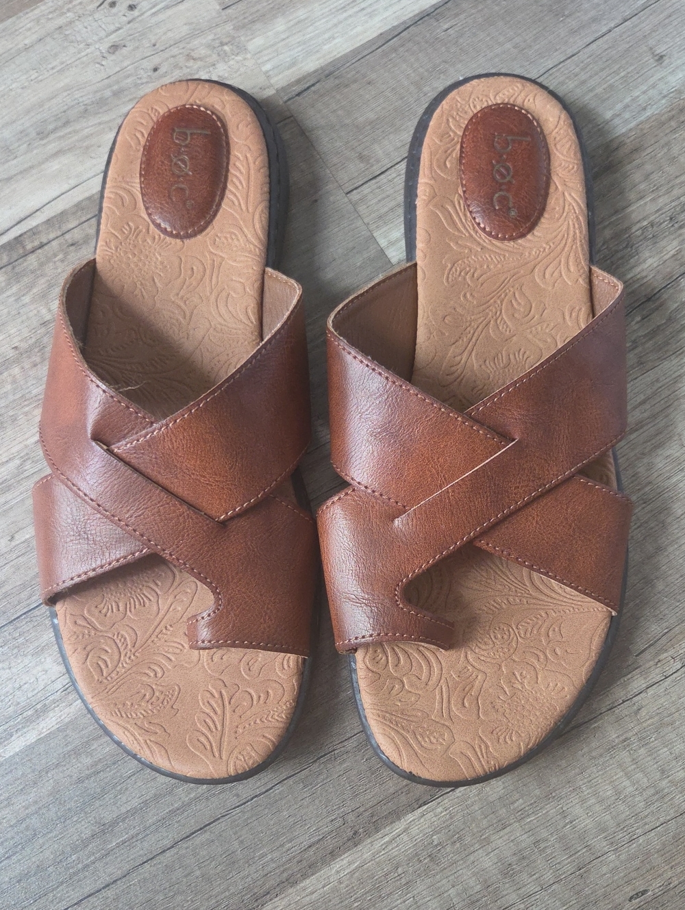 b.o.c. Tan Brown Crisscross Toe Loop Sandals